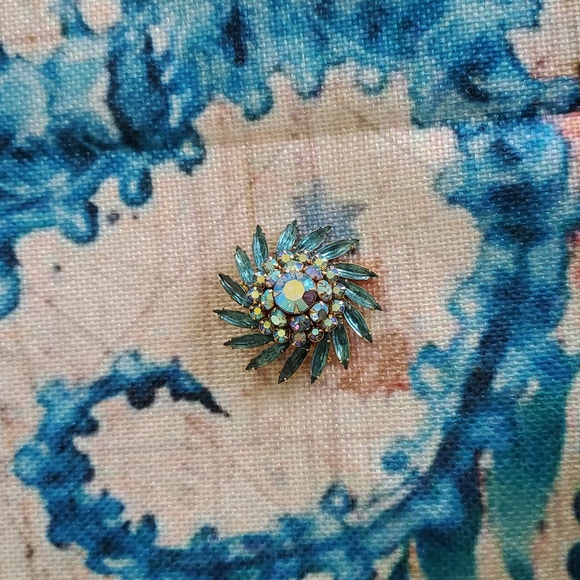 Vintage Judy Lee Brooch - Picture 11 of 16